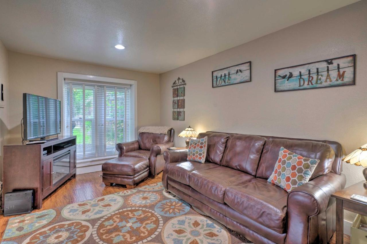 Creekside Home With Patio, Walk To Manitou Incline! マニトゥー・スプリングス エクステリア 写真