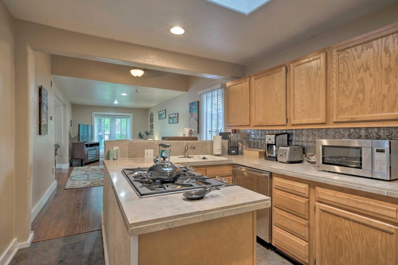 Creekside Home With Patio, Walk To Manitou Incline! マニトゥー・スプリングス エクステリア 写真