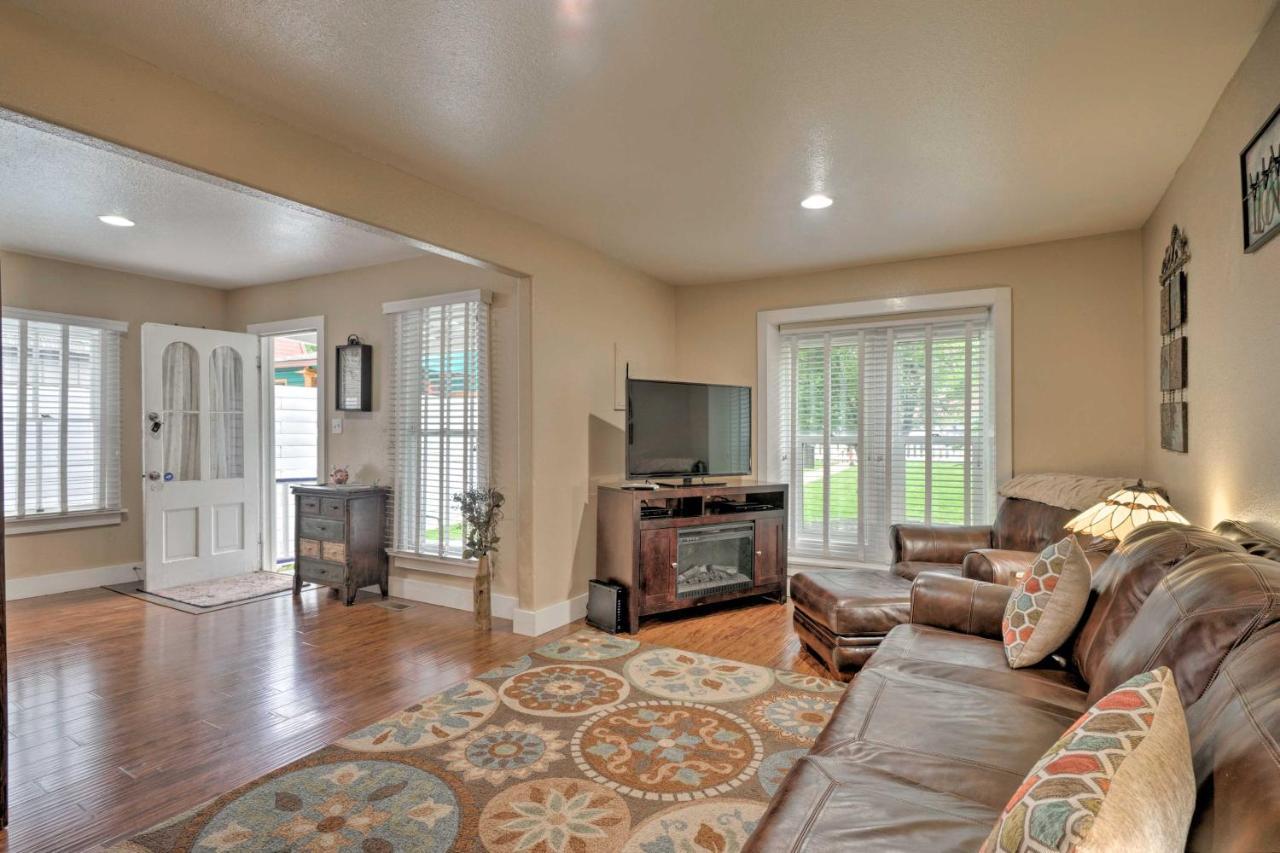 Creekside Home With Patio, Walk To Manitou Incline! マニトゥー・スプリングス エクステリア 写真