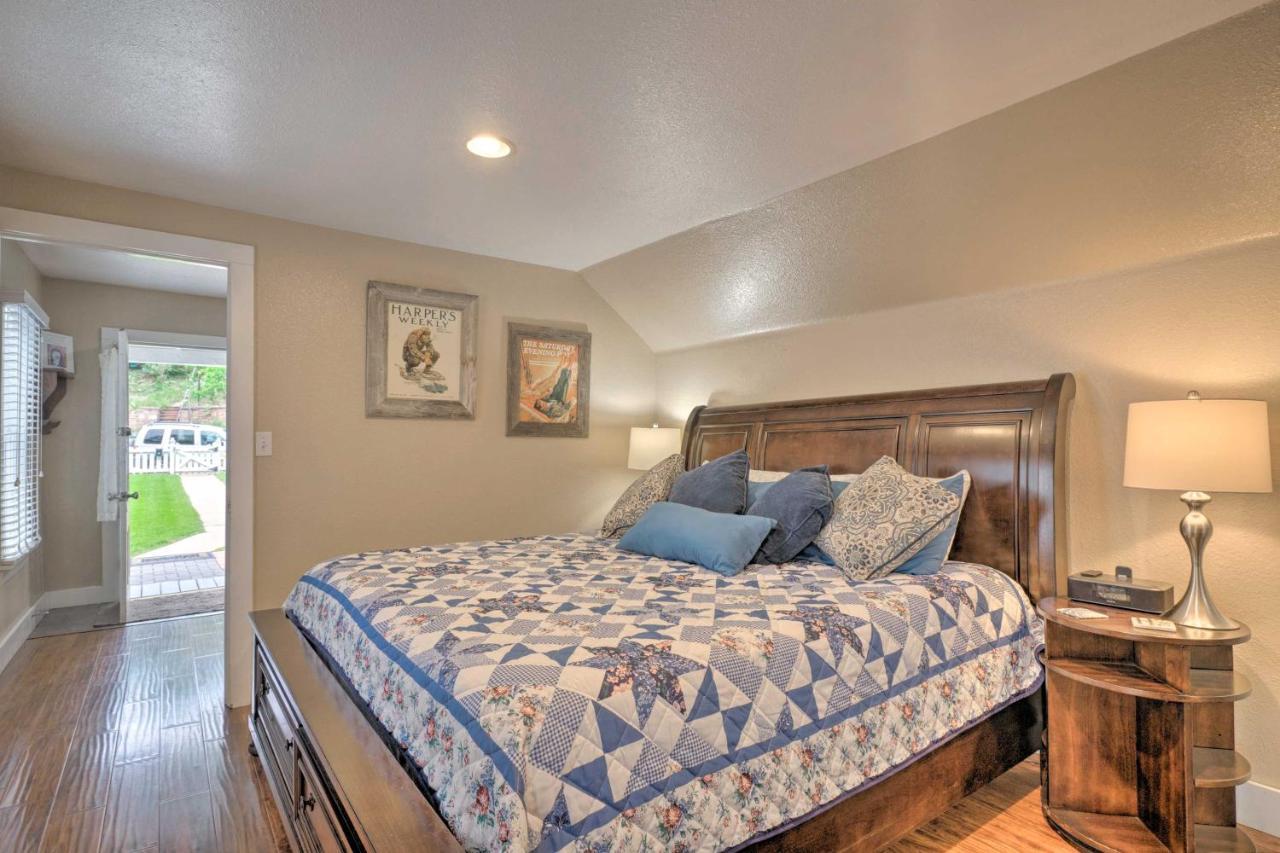 Creekside Home With Patio, Walk To Manitou Incline! マニトゥー・スプリングス エクステリア 写真