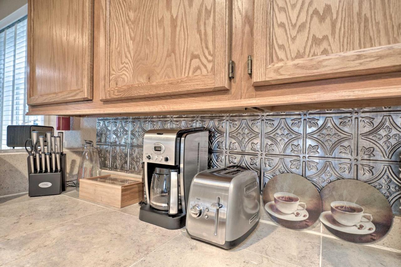 Creekside Home With Patio, Walk To Manitou Incline! マニトゥー・スプリングス エクステリア 写真